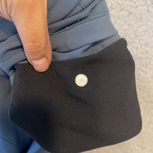 Lululemon Commission Pant Classic *Swift Cotton 35"size 32 color blue - Picture 8 of 8